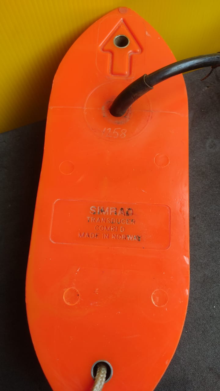 SIMRAD TRANSDUCER Model No COMBI D Lagpat