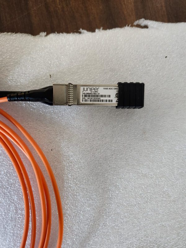 Finisar SFPWire FCBG110SD1C03-J1 w/ Juniper 10GE-AOC OM3 740-065463 REV 01 - Image 2