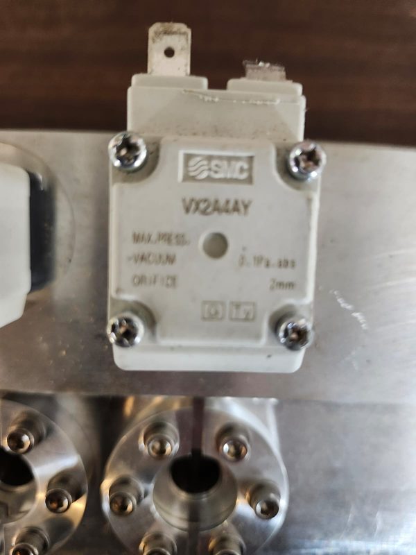 SMC PRESSURE APARATUS w/  VX2A4AY SOLENOID VALVE x 4 - Image 4