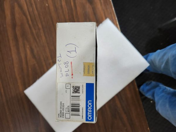 OMRON C500-OC224 PLC MODULE - Image 4