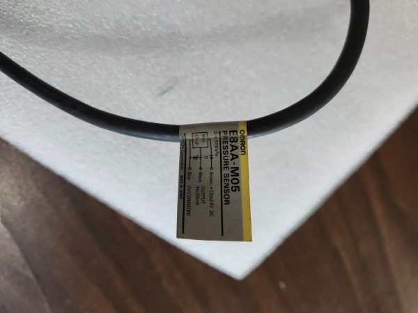 OMRON pressure sensor E8AA-MO5 - Image 2