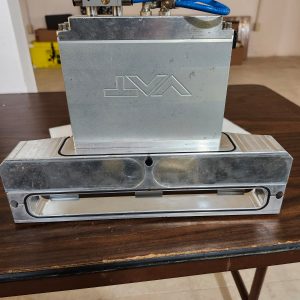 VAT 0340X-CA24-CQP1 Pneumatic Slit Valve