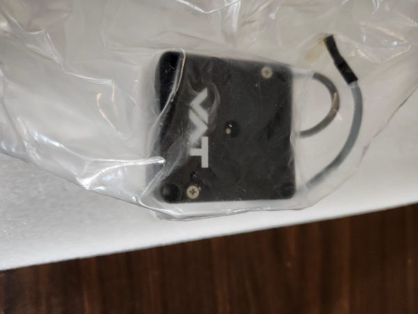 VAT 26432-YY21-CAR1 Pneumatic Valve - Image 2
