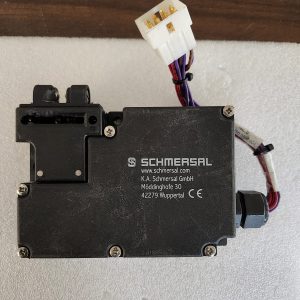SCHMERSAL AZM 161SK-12/12RKA-024 SAFETY SWITCH