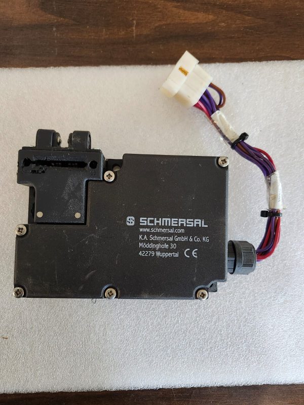 AZM161SK-12/12RKA-024  SCHMERSAL Safety Interlock Switch 250V