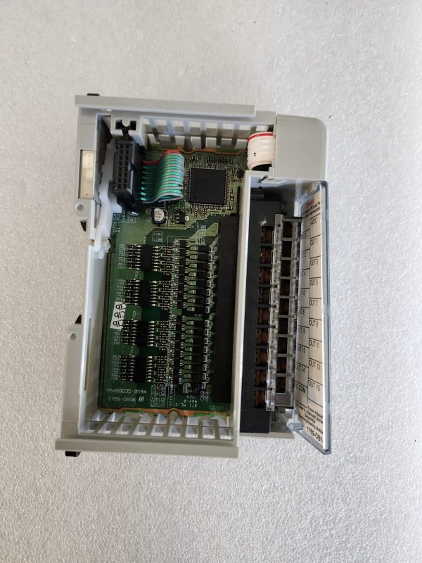 Allen Bradley 1769-OB16K Ser B Sourcing Output Module - Image 2