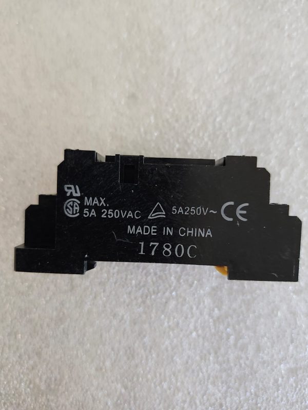 OMRON PYF14A-E  RELAY SOCKETS - Image 2