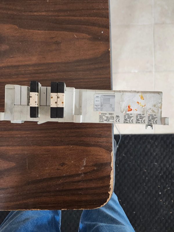 SMC EX250-SDN1 Solenoid Valve w/ EX250-IE3 x 3 - Image 3