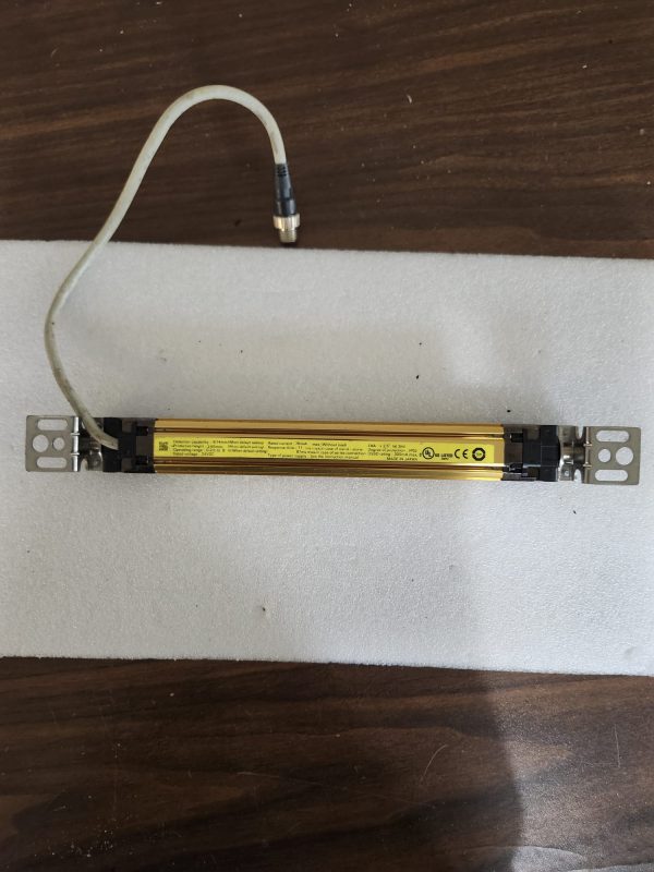 Omron F3SJ-A0245P14-L Safety Light Curtain Type 4