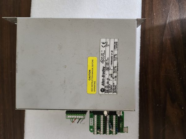 ALLEN BRADLEY ULTRA3000 2098-DSD-005-SE SERVO DRIVE - Image 3