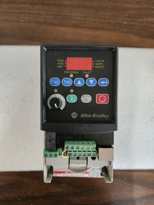 ALLEN-BRADLEY 1.5KW/2.0HP POWERFLEX 4 AC DRIVE 22A-D4P0N104