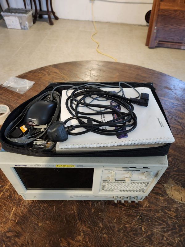 TEKTRONIX TLA5201 Logic Analyzer 34-channel - Image 4