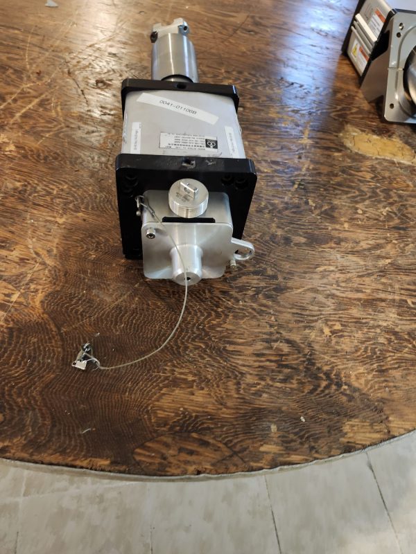 Applied Materials 0041-01106 REV 04 SLIT Valve w/Parker 0190-24755 REV.7 - Image 2