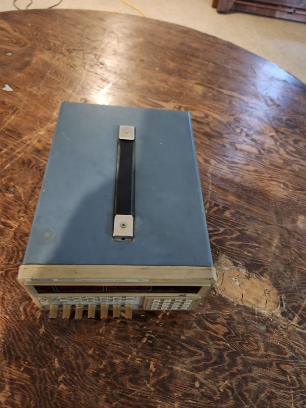 TEKTRONIX PS2520G Triple Output Programmable DC Power Supply - Image 2