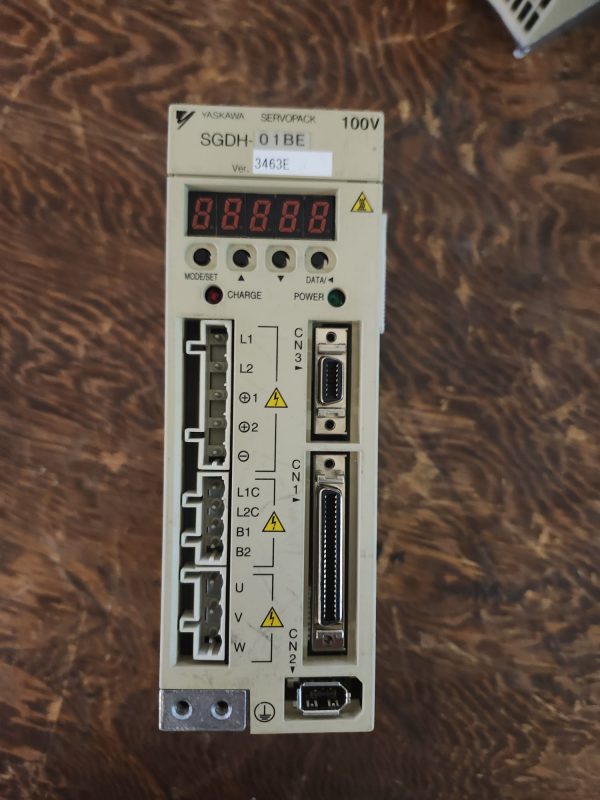 Yaskawa SGDH-01BE Servo Motor Drive 3PH 0-115V 0-300Hz