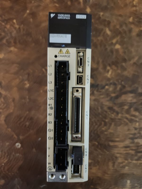 Yaskawa SGDV-R90A01A Servo Drive 3PH 0-230V 0-400Hz 0.91A 100W