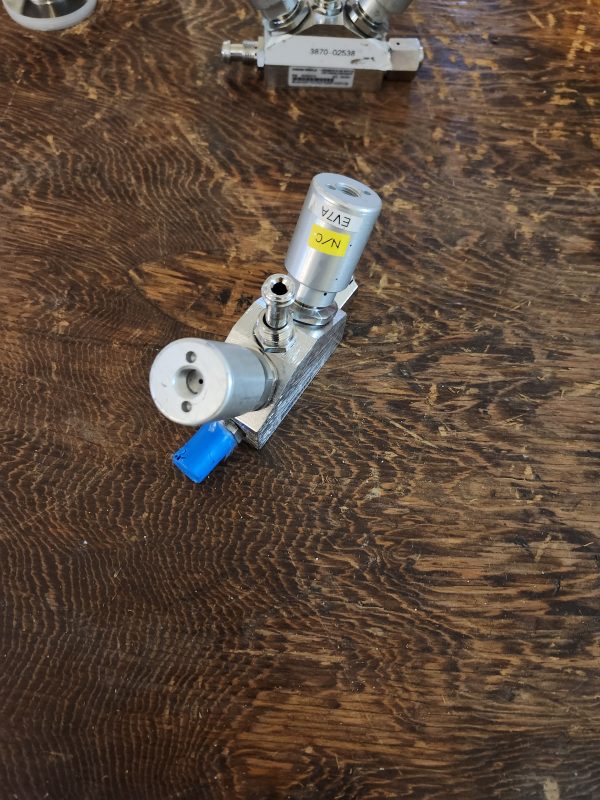 Parker Veriflo 945Y1NC/NCFSMMFVESP4.69 High Pressure Manifold Valve 45400314 - Image 2