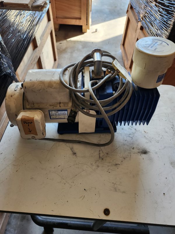ULVAC KIKO Model G-100DC Rotary Vacuum Pump 200V Single Phase - Image 2