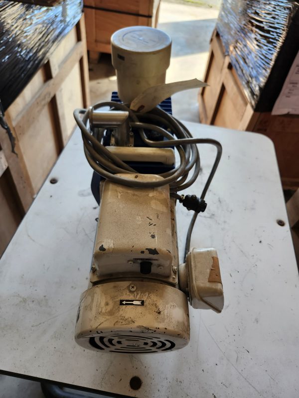 ULVAC KIKO Model G-100DC Rotary Vacuum Pump 200V Single Phase