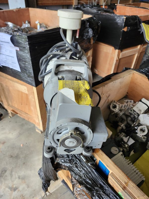 Hitachi VR16L-K CuteVac Direct Drive Rotary Vacuum Pump - Image 2