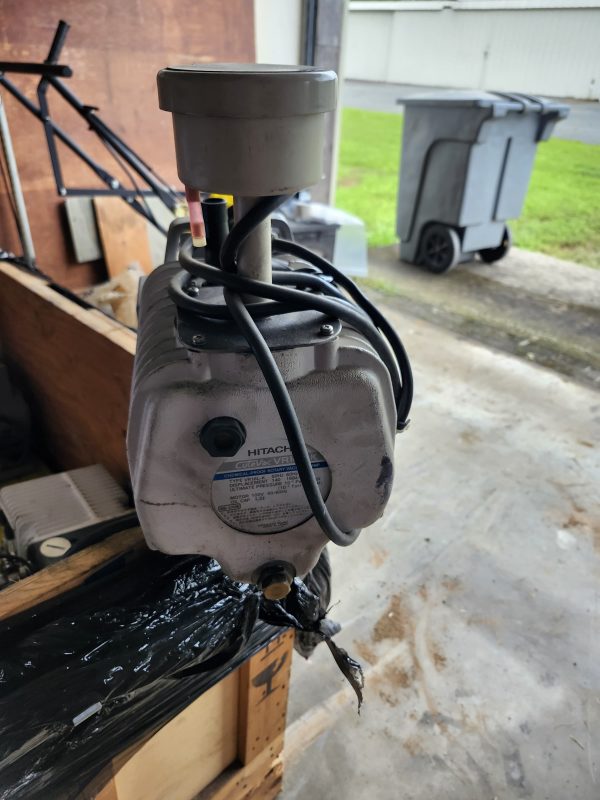 Hitachi VR16L-K CuteVac Direct Drive Rotary Vacuum Pump - Image 3
