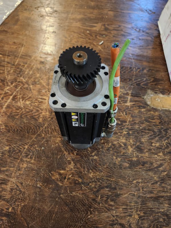 EMERSON CONTROL TECHNIQUES 115UDD200XBFBA130240-SHPO 2000RPM/3200RPM 380/480VAC - Image 2