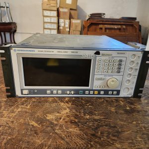 Rohde & Schwarz SMIQ 03B 1125.5555.03 Signal Generator 300kHz 3.3GHz