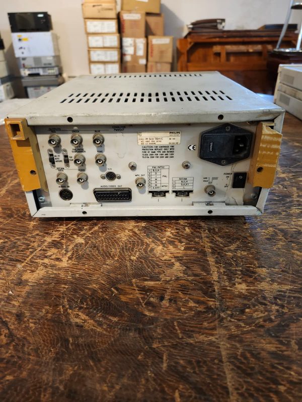 Philips/Fluke PM 5418 TDS+Y/C Color TV Pattern Generator - Image 3