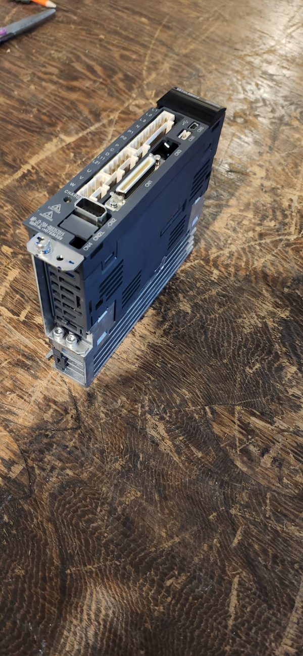 MITSUBISHI MR-J3-20A-RX035T015 200W AC SERVO DRIVE - Image 2