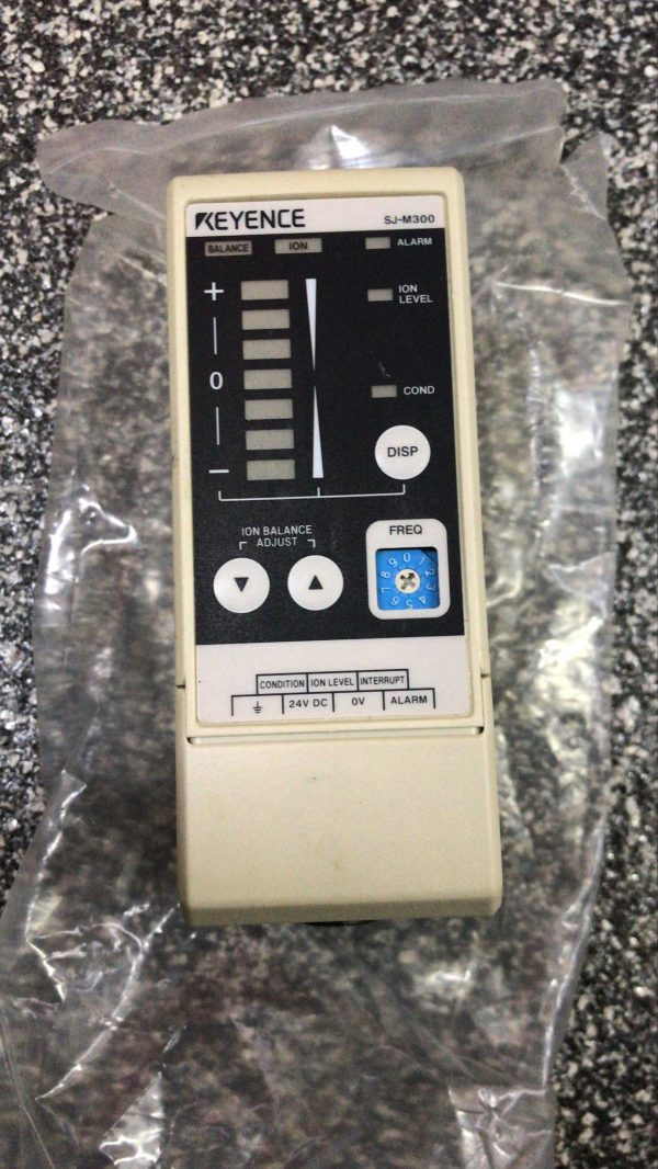 Keyence SJ-M300 Static Eliminator Controller Spot Type Amplifier Unit