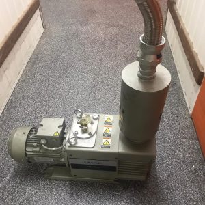 Ulvac VD401 Oil Sealed Rotary Vacuum Pump