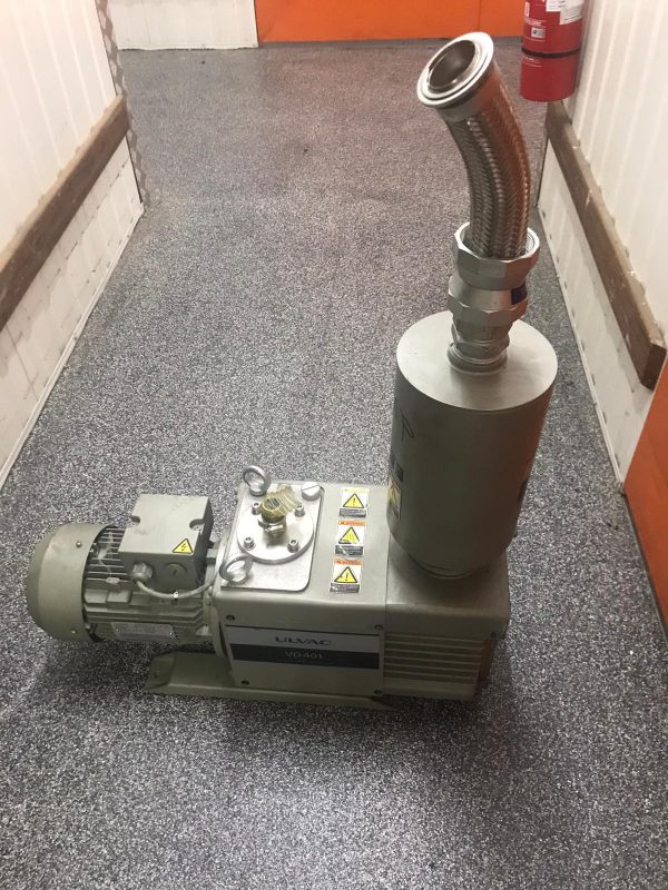 Ulvac VD401 Oil Sealed Rotary Vacuum Pump
