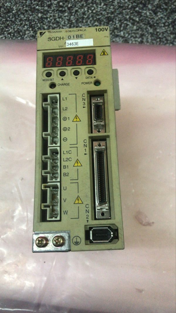 Yaskawa SGDH-01BE Servo Motor Drive 3PH 0-115V 0-300Hz