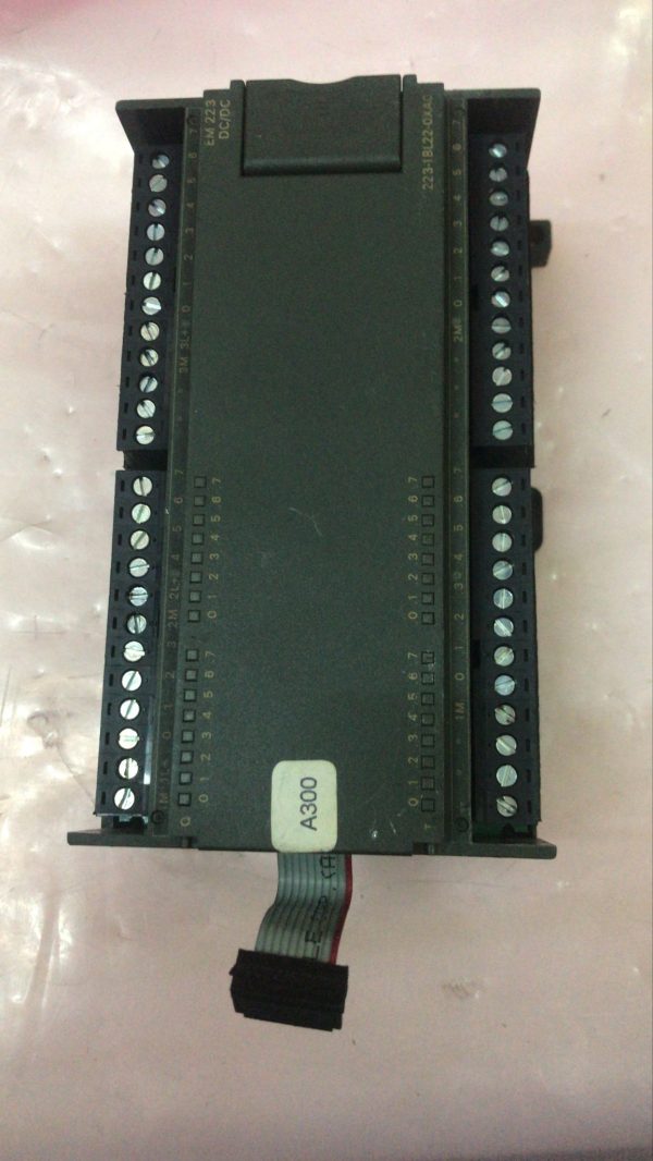 SIEMENS 6ES7 223-1BL22-0XA0 Digital Input/Output Module