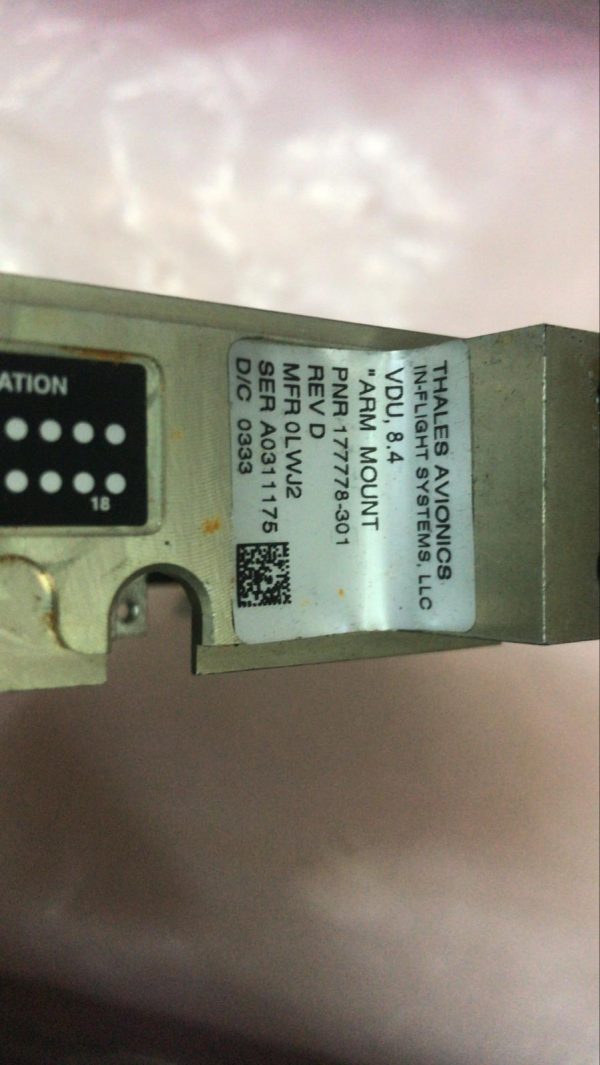 THALES AVIONICS 0LWJ2 177778-301 ARM MOUNT MONITOR SCREEN - Image 2