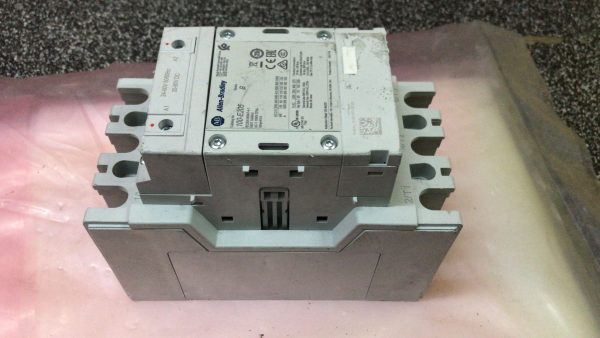 Allen-Bradley 100-E205 3-Pole Direct On Line Contactor - Image 2