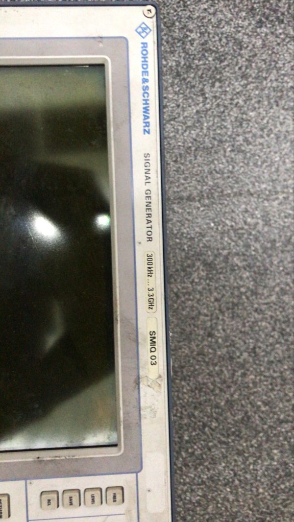Rohde & Schwarz SMIQ 03 1084.8004.03 300kHz-3.3GHz Signal Generator - Image 2