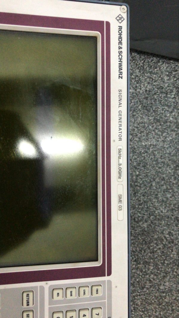 Rohde & Schwarz SME 03 1038.6002.03 5kHz-3.0GHz Signal Generator - Image 2