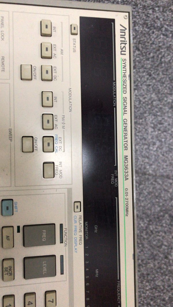 Anritsu MG3633A Synthesized Signal Generator.01 to 2700MHz