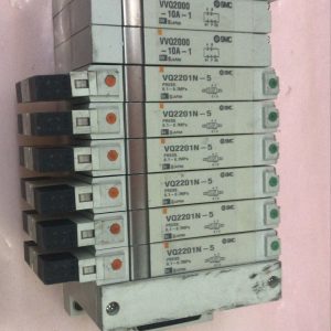 SMC 8-SLOT PNEUMATIC MANIFOLD VV5Q21-08-DAJ00313