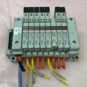 SMC 8-SLOT PNEUMATIC MANIFOLD VV5Q11-08-DAJ00314